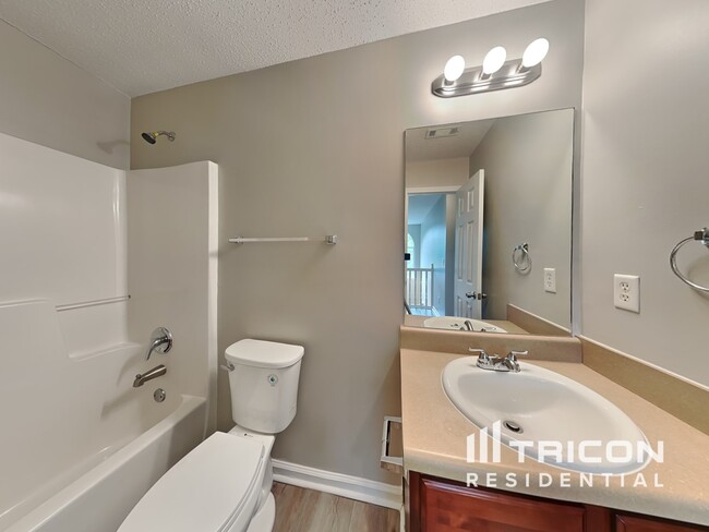 Building Photo - 1420 Shelnutt Ct