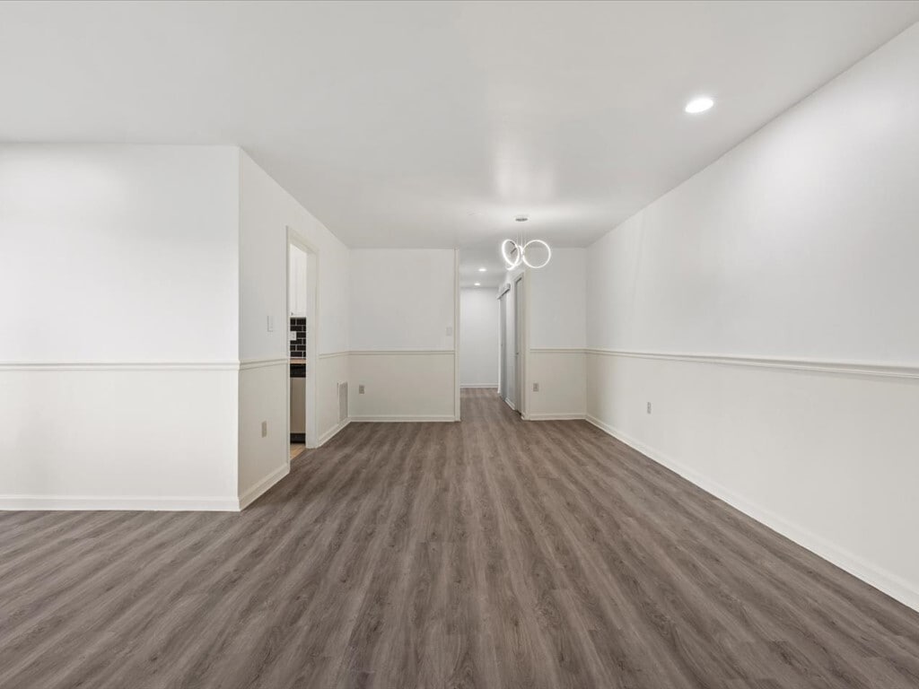 Building Photo - 5608 Bloomfield Dr