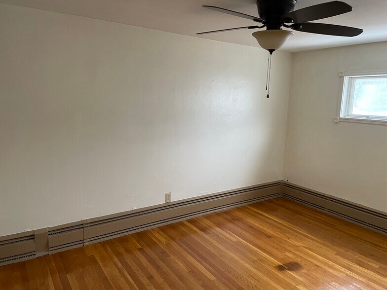 Bedroom 1 - 1606 Gompers Ave