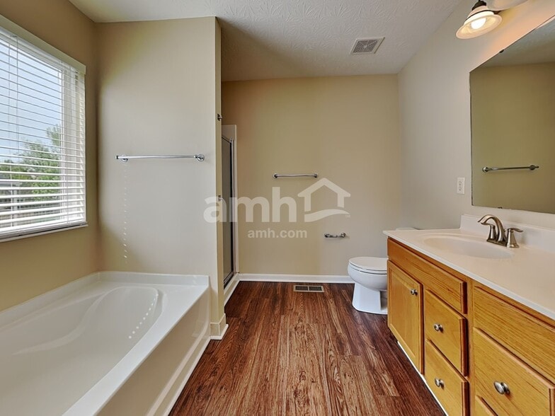 Building Photo - 1231 Edgebrook Ct