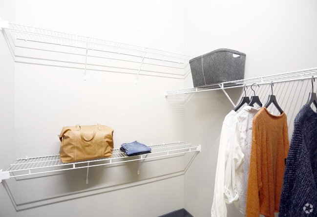 1BR, 1BA - 908 SF - Spark Apartments