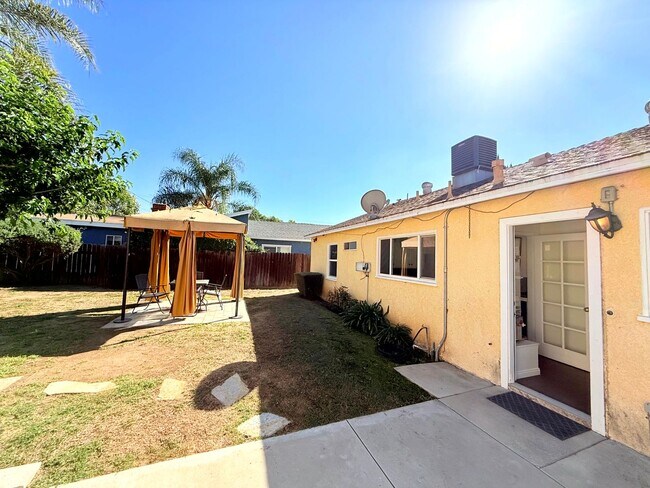 Building Photo - 17535-17537 Baltar Street