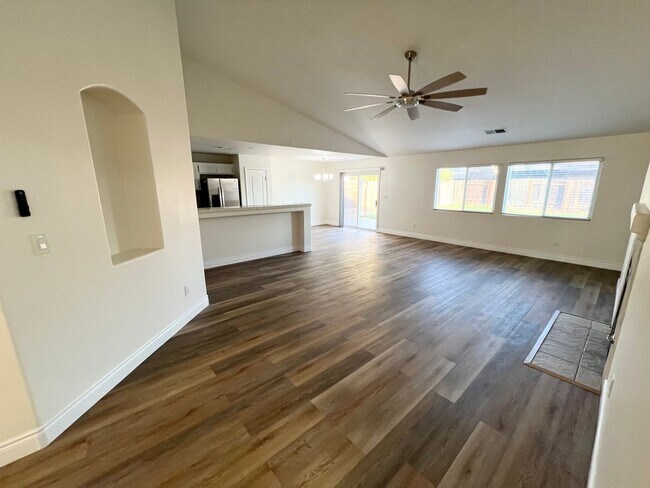 Building Photo - 11815 Mantova Ave