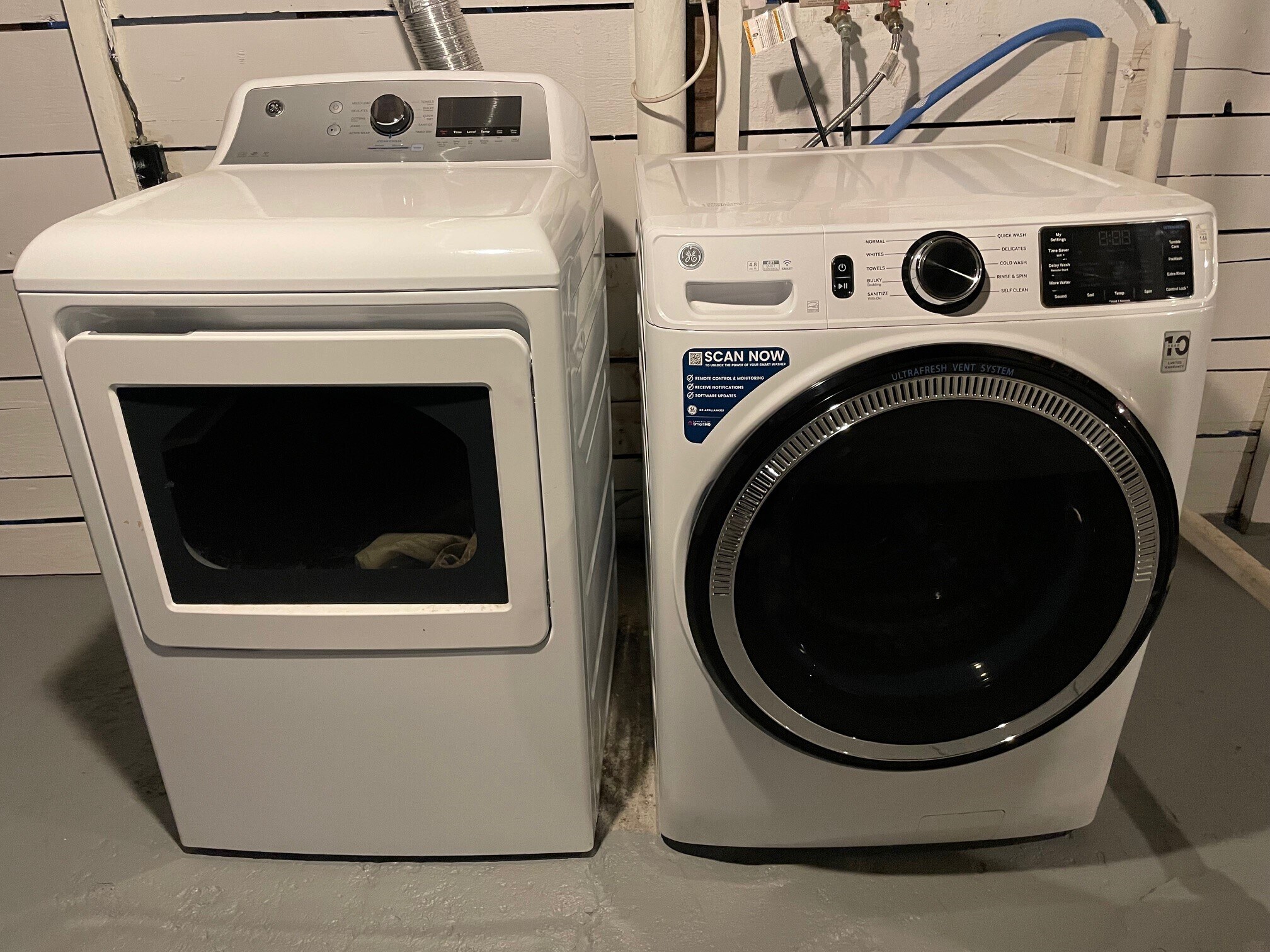 Building Photo - 44 Waverley Ave