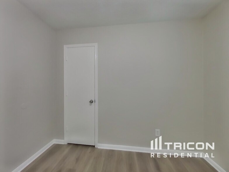 Building Photo - 16295 Hidden Deer Ln