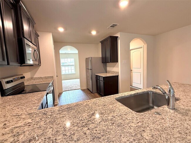 Building Photo - 353 Cres Park Dr