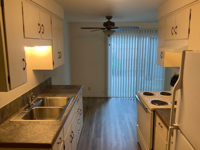 Building Photo - 2 Bedroom Duplex Near Autzen Stadium