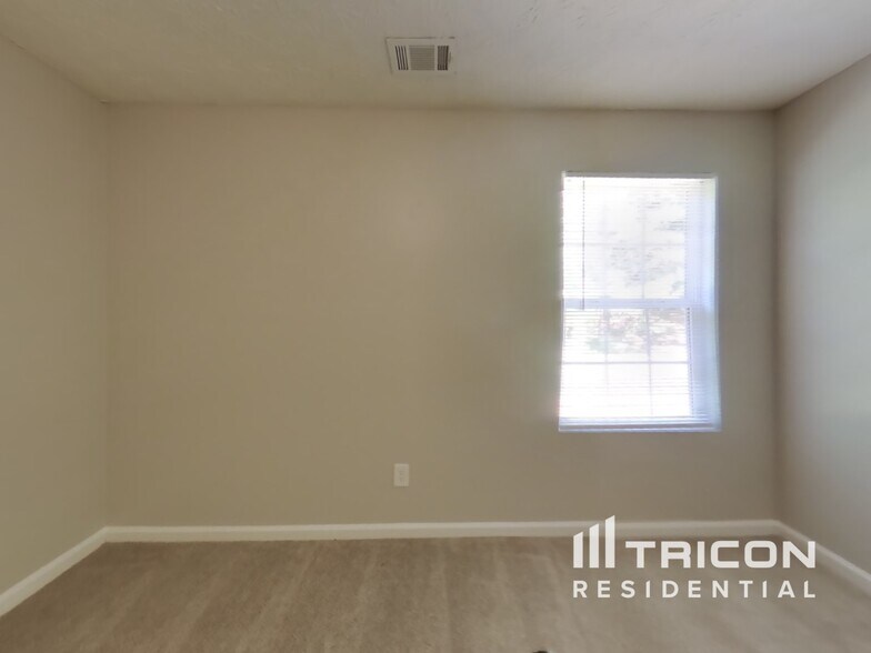 Building Photo - 170 Patterson Way