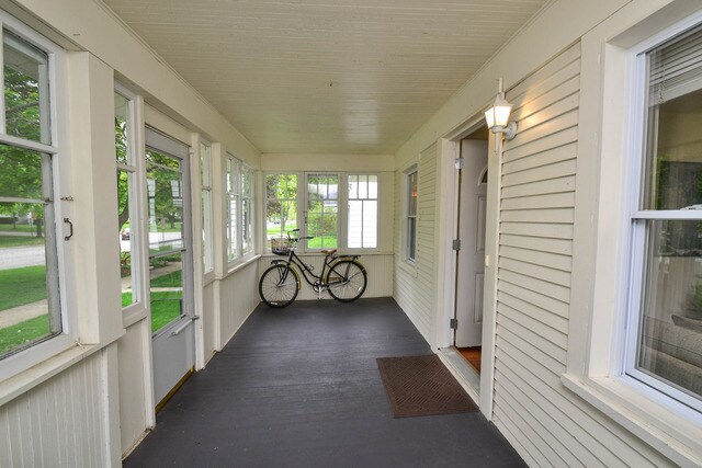 Four Season Porch - 517 Anderson Blvd