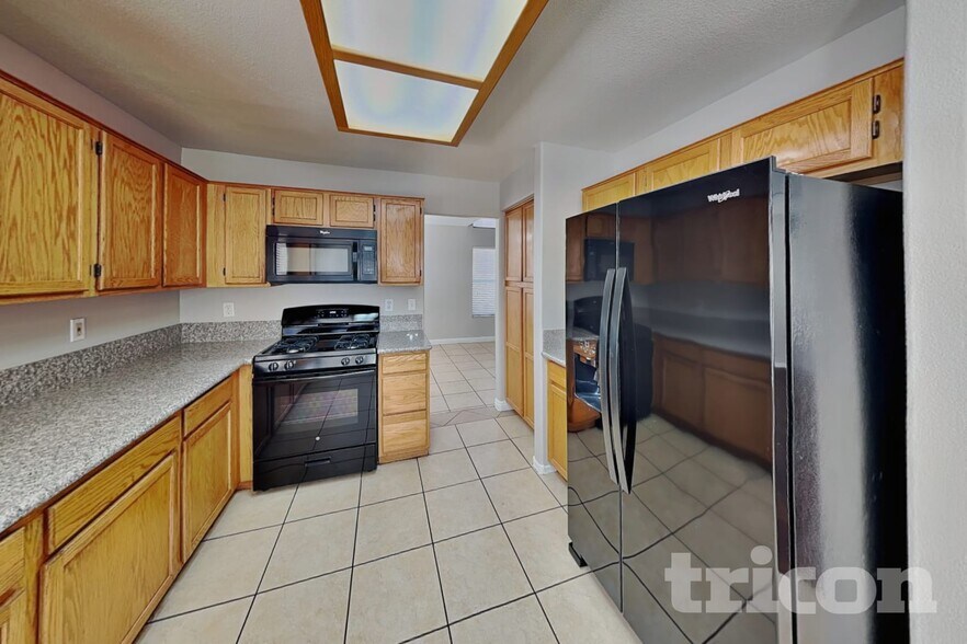 Building Photo - 6941 Wine River Dr