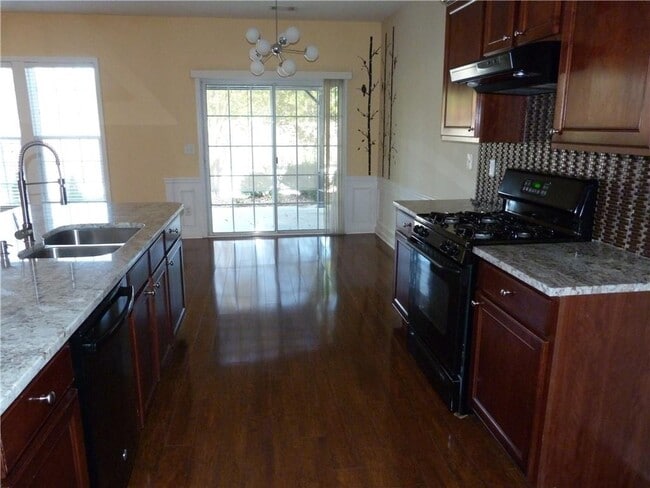 Building Photo - 2091 Deptford Dr
