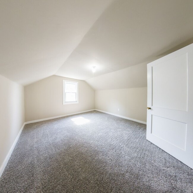 Building Photo - 3 Bedroom 2 Bath Home Conrad Iowa