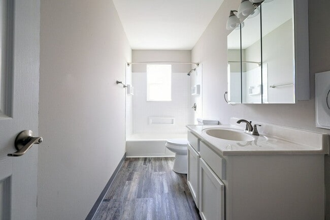 Building Photo - Townhomes at Andrus