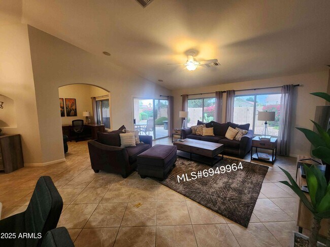 Building Photo - 14750 W Avalon Dr