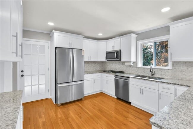 Building Photo - 2301 Echo Hills Cir NE