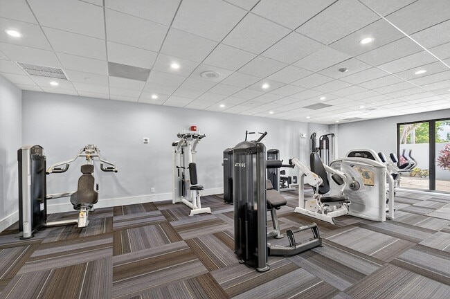 Building Photo - 7076 Huntington Ln