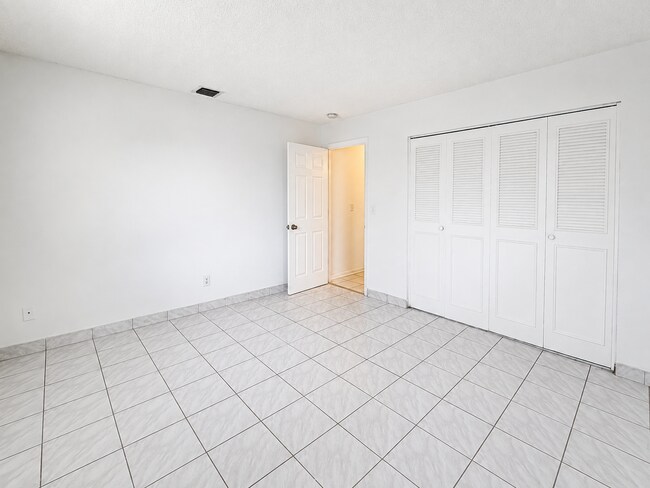 Building Photo - 500 NW 35th St
