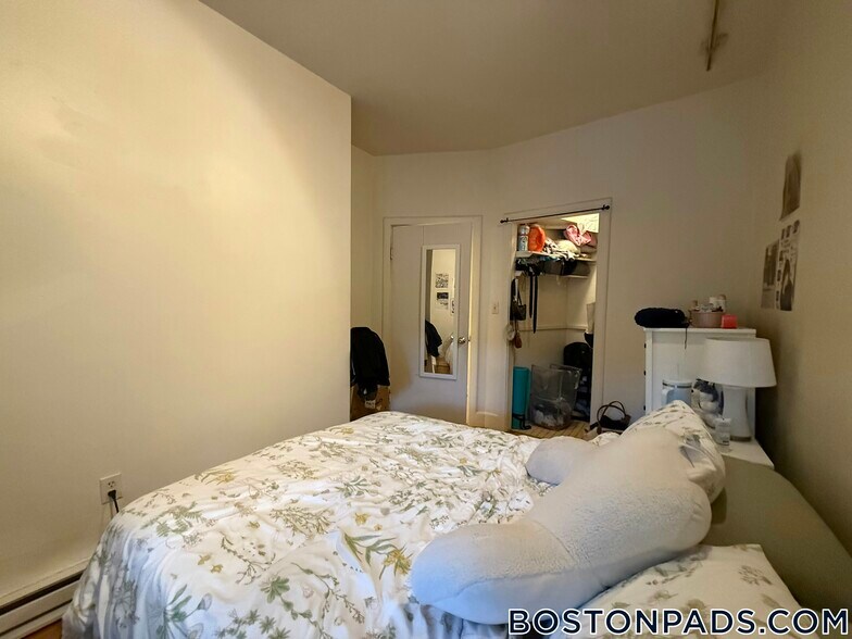 Building Photo - 616 Columbus Ave