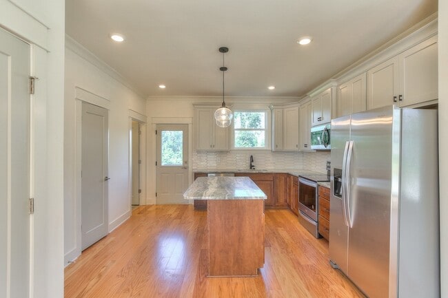 Building Photo - 3600 Quail Dr