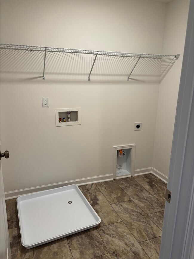 Building Photo - 2721 Yeager Dr NW