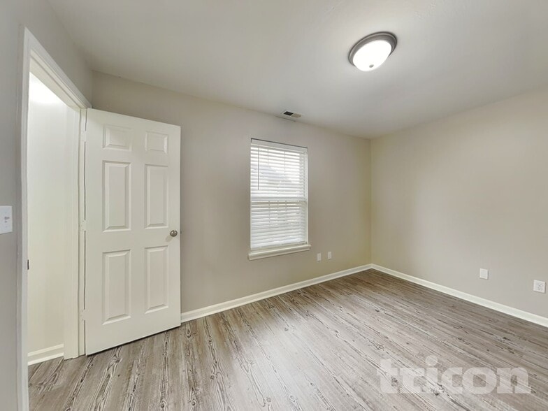 Building Photo - 1730 E Fork Dr