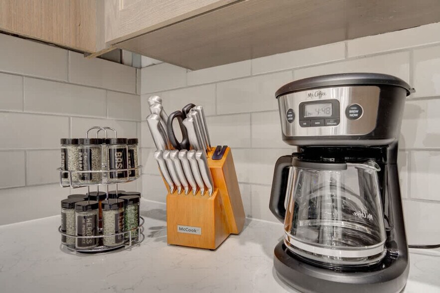 Building Photo - 110 W Beall St