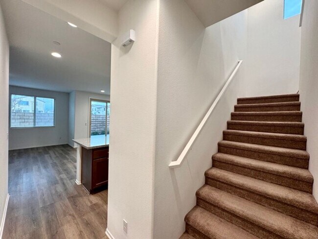 Building Photo - SOLAR INCLUDED! Stunning 3 Bedroom Home in...