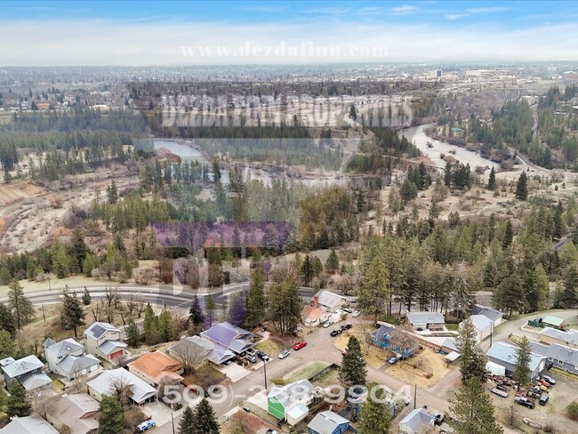 Building Photo - West Hills 3 Bed 3 Bath Prime Location Ava...