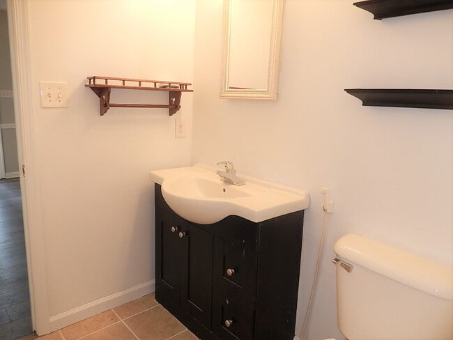 Building Photo - 3713 Sue Ellen Dr
