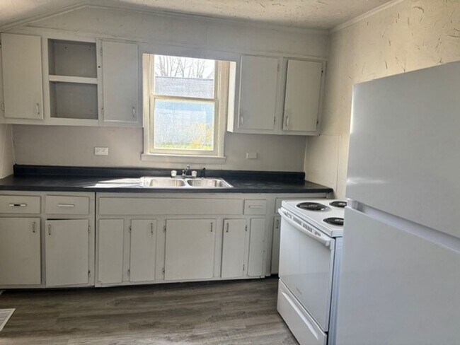 Building Photo - 1425 Ulhorn Street, Evansville, Indiana 47710