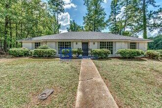 Building Photo - 4 Bed/2 Bath Home in Crossgates in Brandon