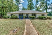Building Photo - 4 Bed/2 Bath Home in Crossgates in Brandon