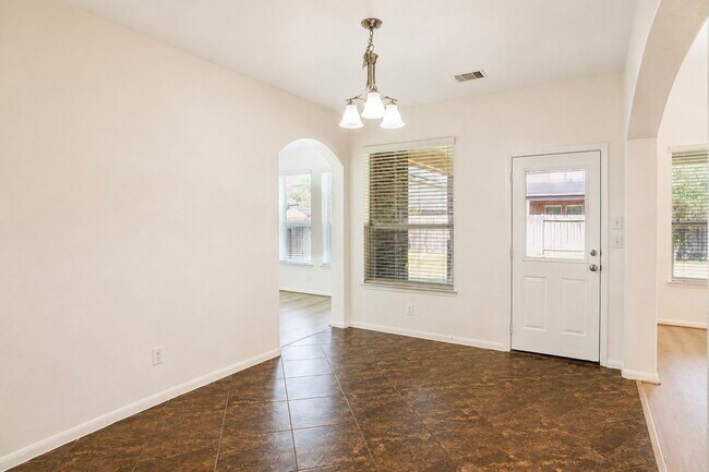 Building Photo - 3303 Belmont River Ln