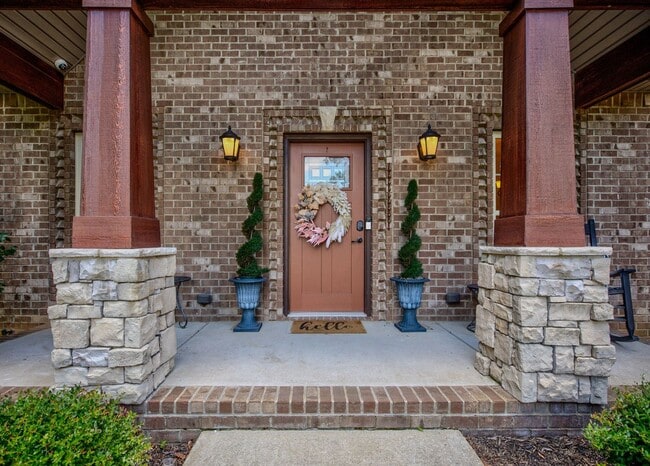 Building Photo - Fully Furnished, Short Term Rental, 1 Month Mimimum