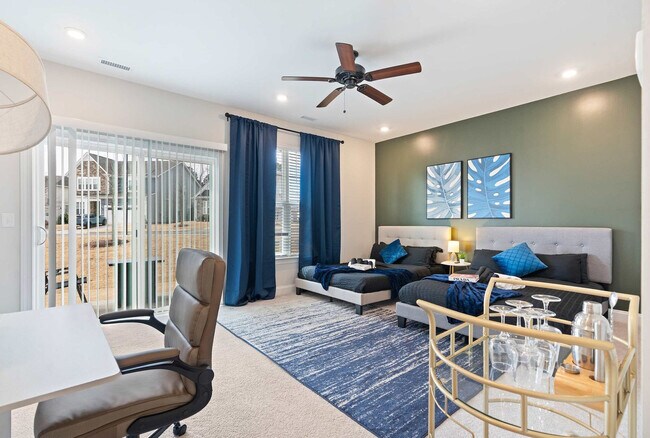 Building Photo - 1010 Falling Rock Pl