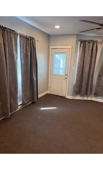 living room - 4442 Freer St