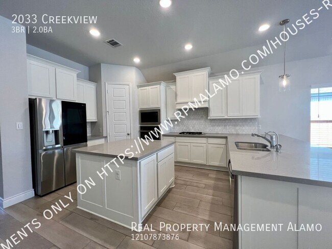 Building Photo - 2033 Creekview-