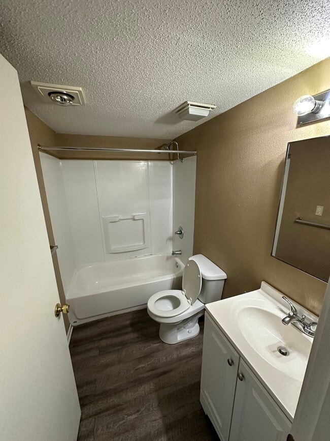 Building Photo - 1522 W 14th Street