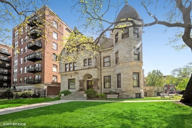 Building Photo - 4545 S Drexel Blvd