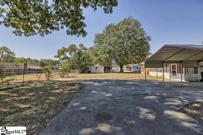 Building Photo - 414 Mapleton Dr