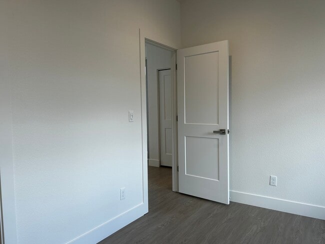 Building Photo - 1 BED 1 BATH ADU