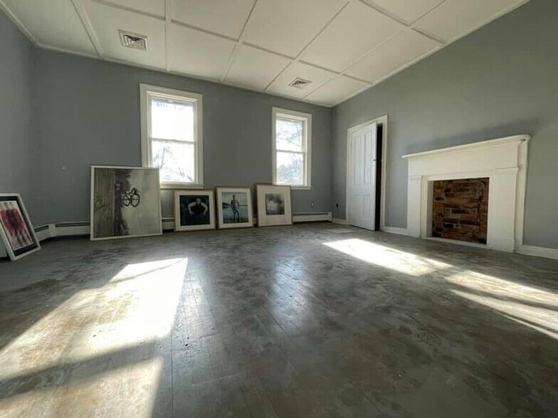Primary Photo - 18 Popletown Rd