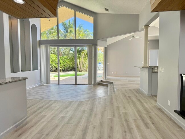 Building Photo - 400 Corsair Dr