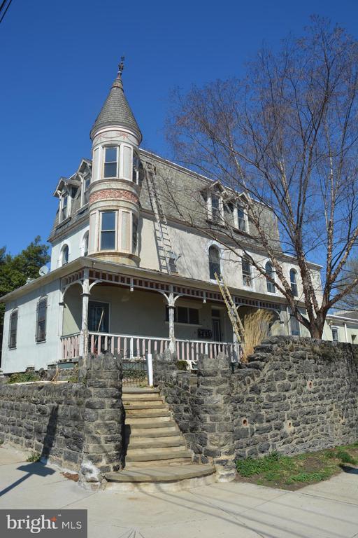 Building Photo - 5535 Ridge Ave
