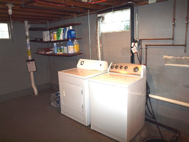 Building Photo - 5551 Thunderbird Cir NW