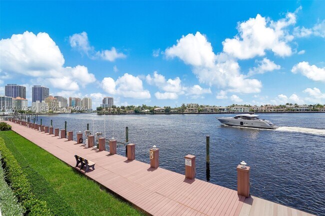 Building Photo - 511 Bayshore Dr