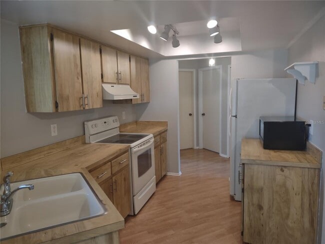 Building Photo - 11117 Upton St