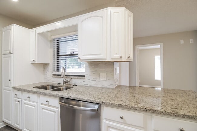 Building Photo - 1035 McKinnon Ave