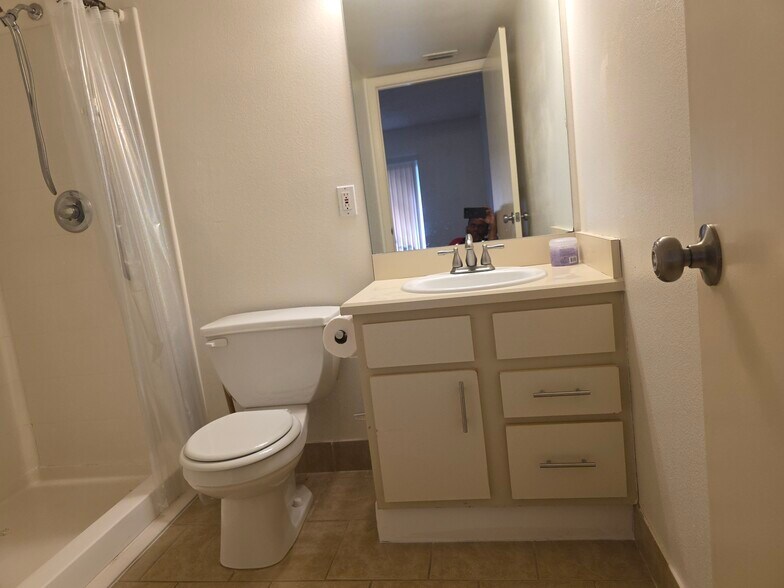 Building Photo - 1601 Big Tree Rd