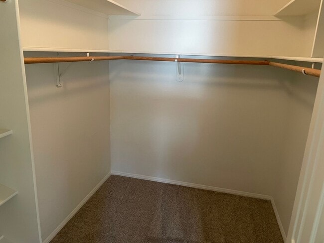 Building Photo - Village of Oak Creek  6-MONTH LEASE TERM
